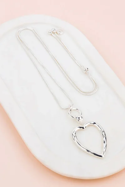 LillyCo - Silver Long Heart Adjustable Necklace