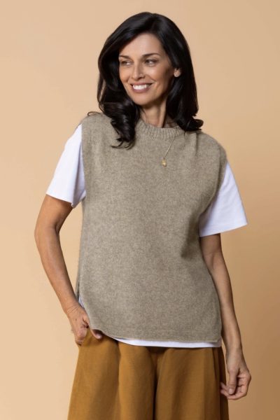 Noble Wilde -  Kowhai Vest NW3256- Oyster